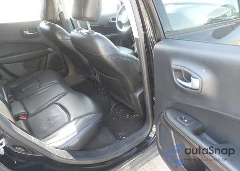 2018 Jeep Compass Limited 4X4 from USA, damaged, VIN 3C4NJDCB7JT501589